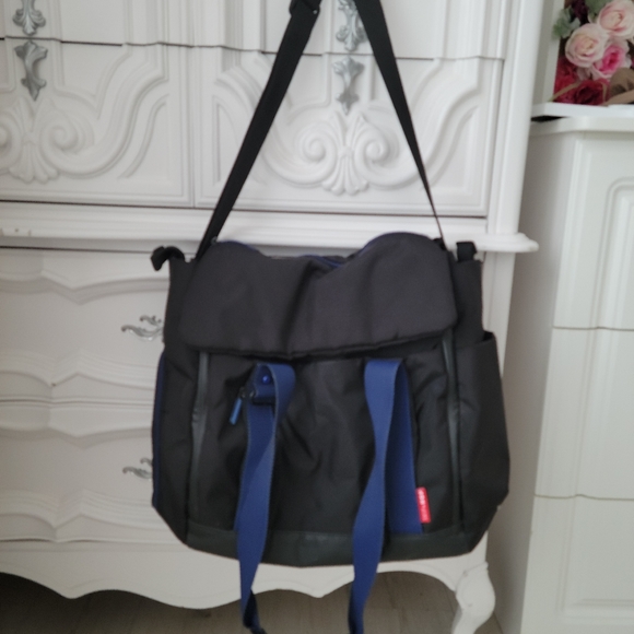 Skip hop diaper bag. - Picture 1 of 4